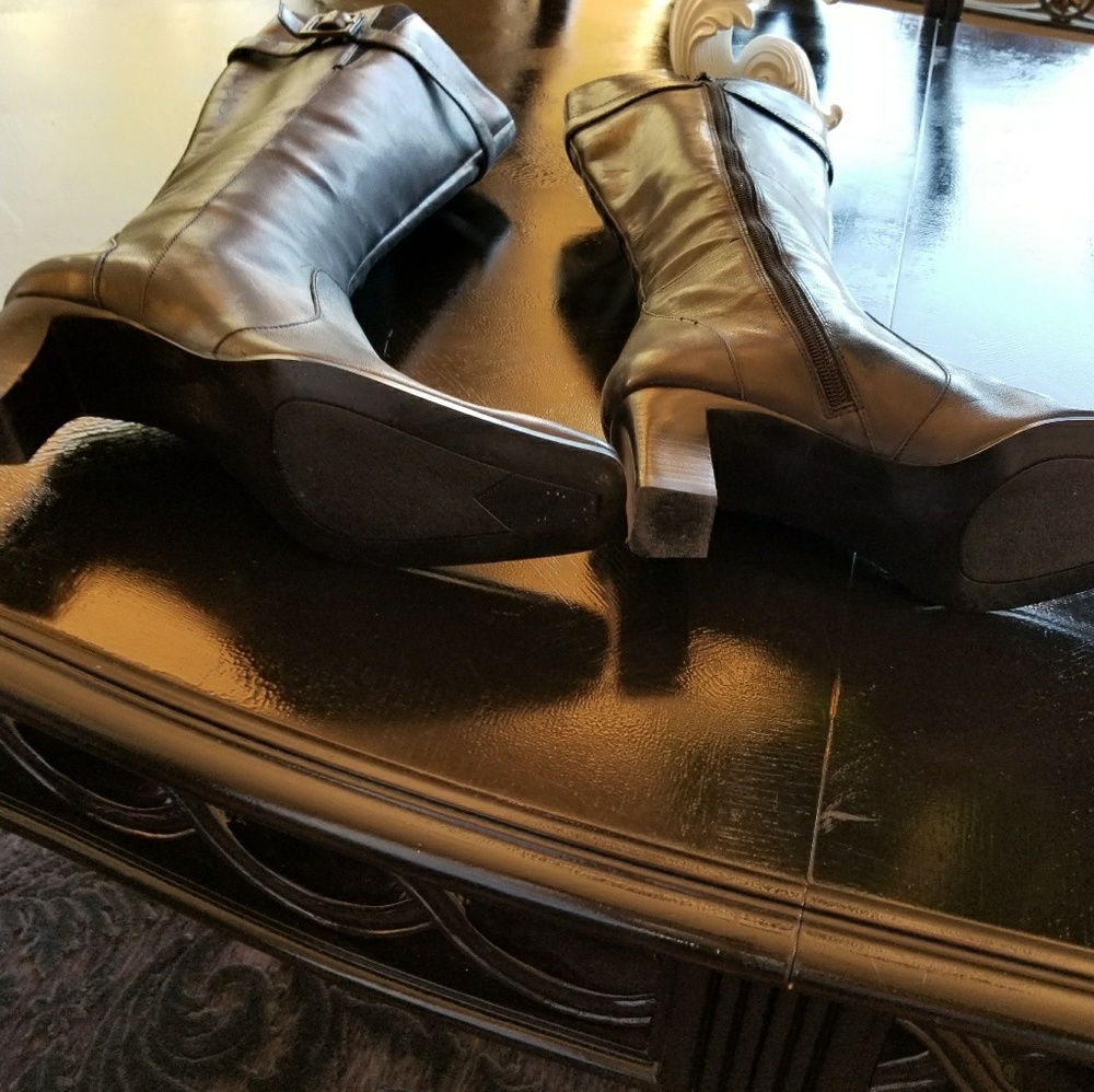 Anne Klein Black Leather Heeled Boots 8.5M - Picture 4 of 9